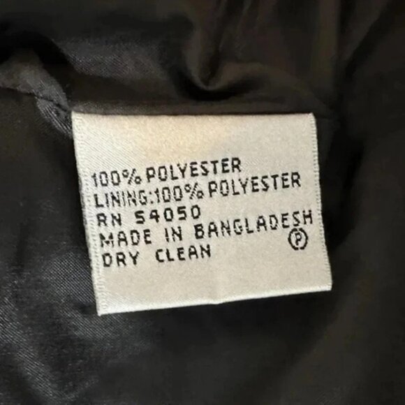 Le suit Women’s black lined blazer 3 button pleated Jacket Career Sz 2 Petite - Picture 7 of 7